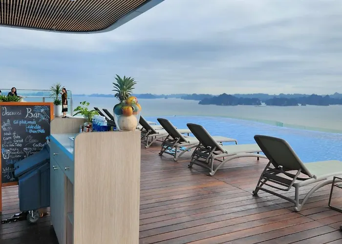 Khach San A Lacarte - Quang Ninh 5* Ha Long