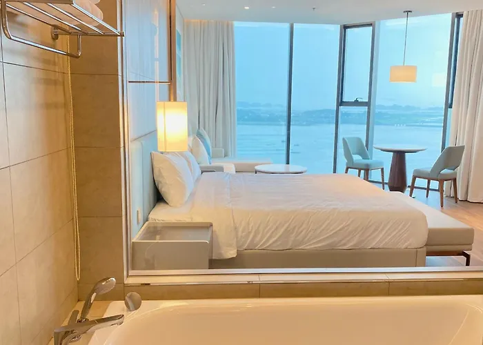 Khach San A Lacarte - Quang Ninh 5*