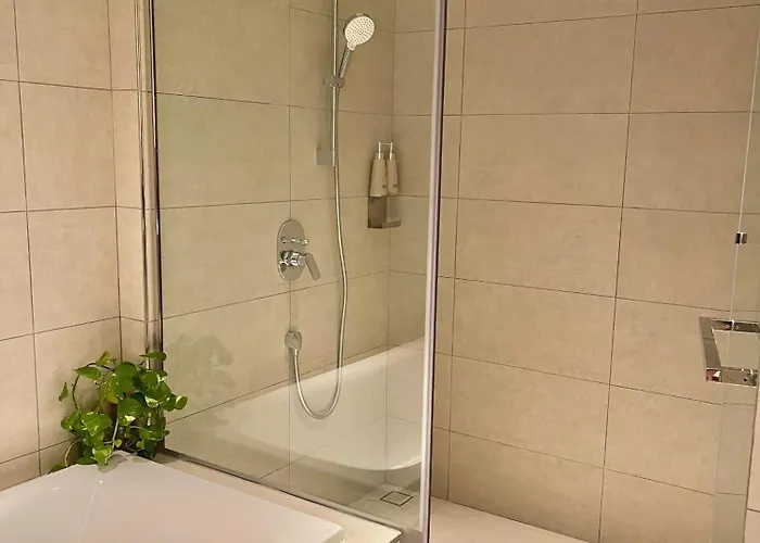 Khach San A Lacarte - Quang Ninh 5* Ha Long
